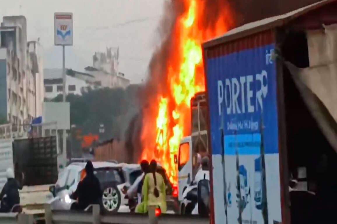 At least six killed after container truck rams into multiple vehicles on Pune-Bengaluru Highway