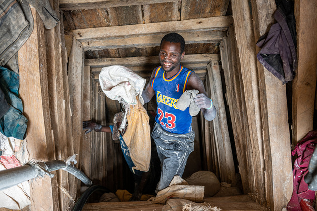 DR CONGO-RUBAYA-COLTAN GRAB