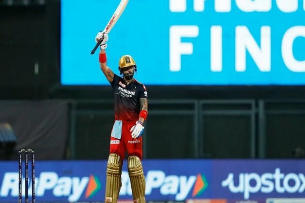 Virat Kohli completes 7000 runs for RCB