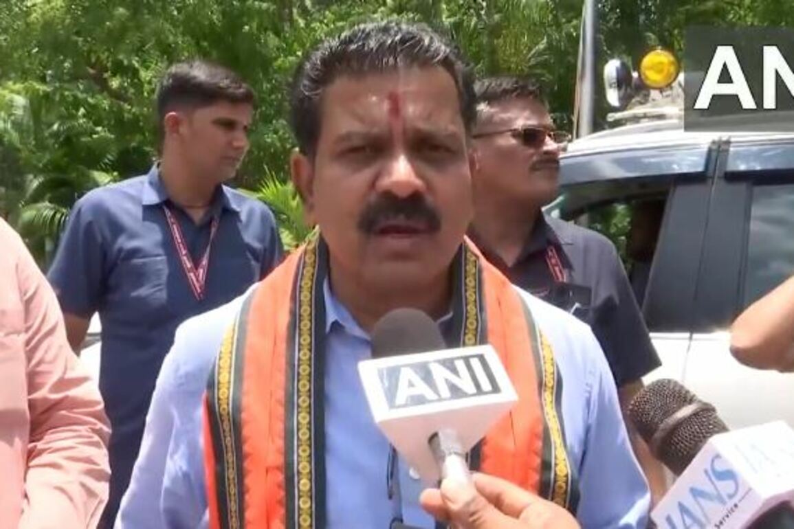 Chhattisgarh Dy CM Vijay Sharma condoles loss of lives in AI-171 crash