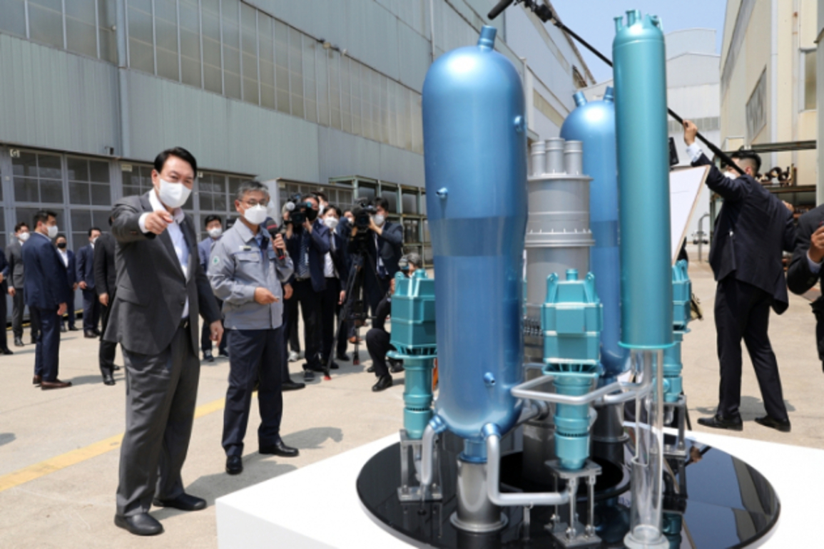 Small, cheap nuclear reactors see US states racing to attract industry