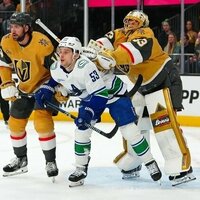 Knights move into division lead with win over Canucks