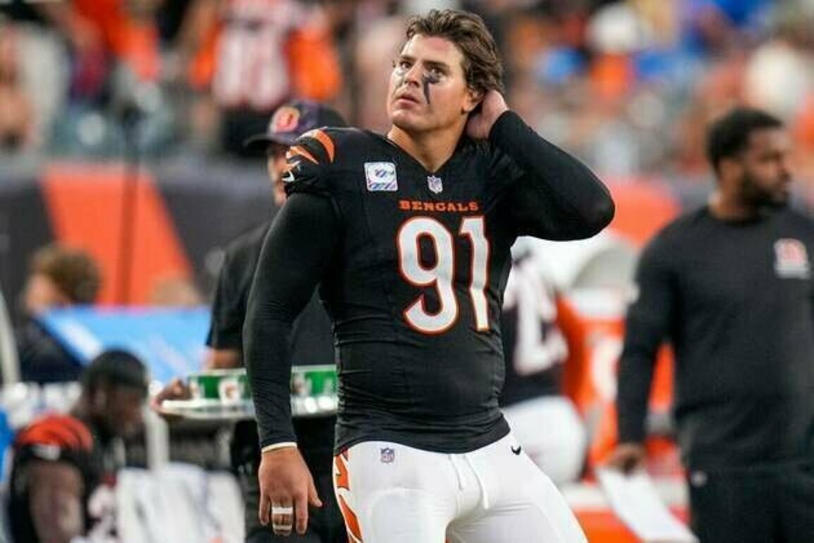 Bengals lose star edge rusher Trey Hendrickson (back) in setback vs. Packers