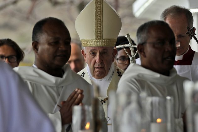 Pope Honors Mauritius Diversity, Urges Ethical Development