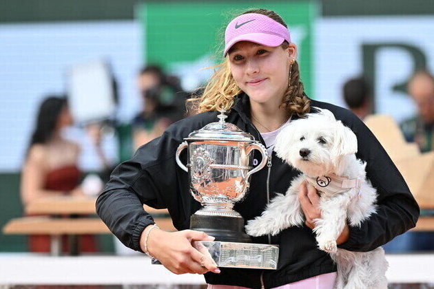 Russian teen wins French Open 