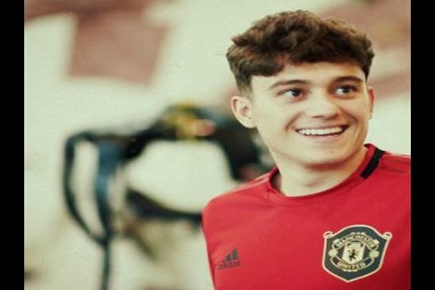 Daniel James signs five-year contract with Manchester United