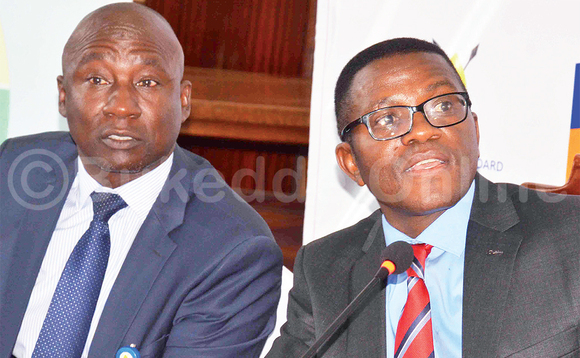 Katikkiro Charles Peter Mayiga (ku ddyo) ne Kiwalabye Male akulira Buganda Land Board. Katikkiro Charles Peter Mayiga (ku ddyo) ne Kiwalabye Male akulira Buganda Land Board.
