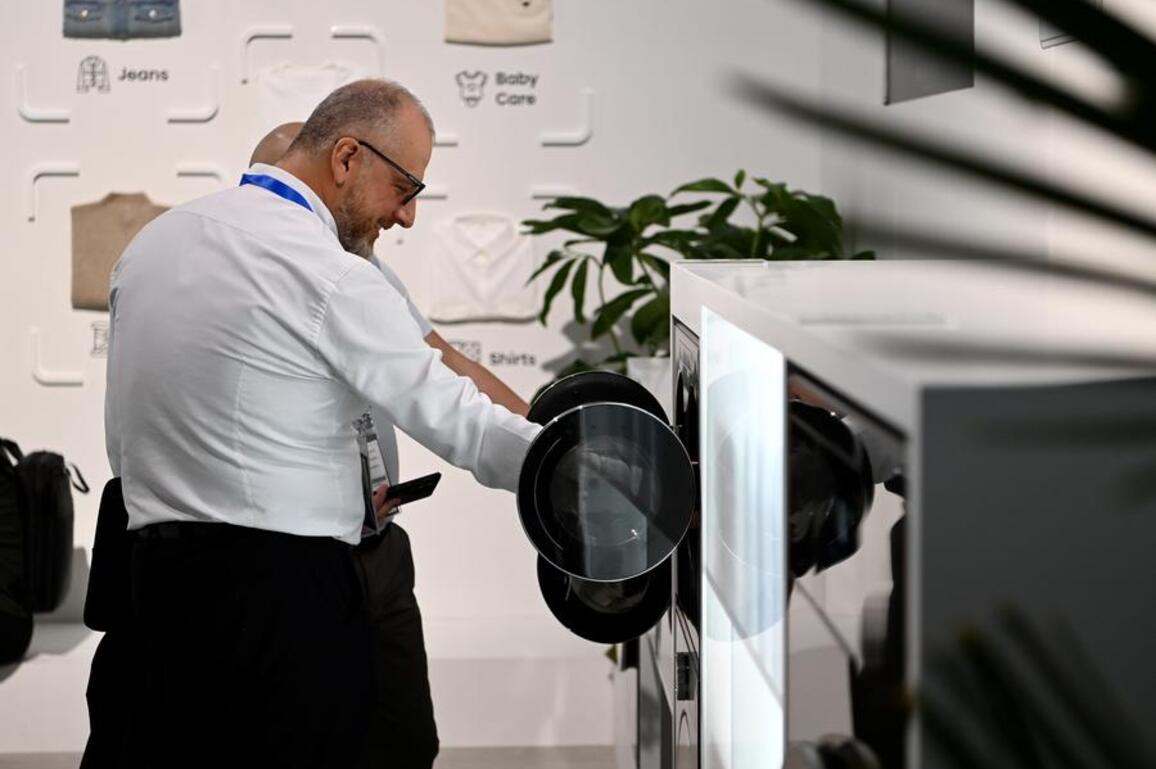 AI sweeps consumer electronics, reshaping everyday life