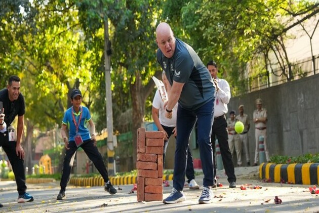 New Zealand's PM Luxon and cricketer Ross Taylor play cricket in Delhi