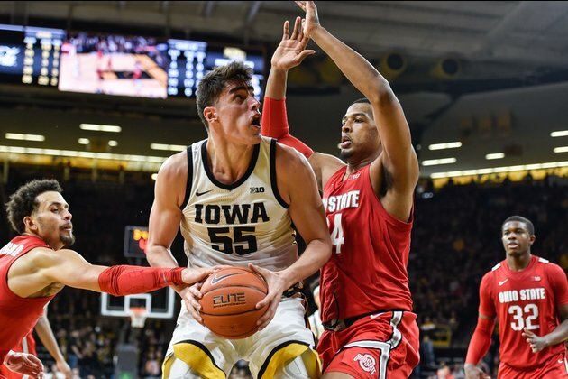 Top 25 roundup: Garza, No. 20 Iowa hold No. 25 Ohio State at bay