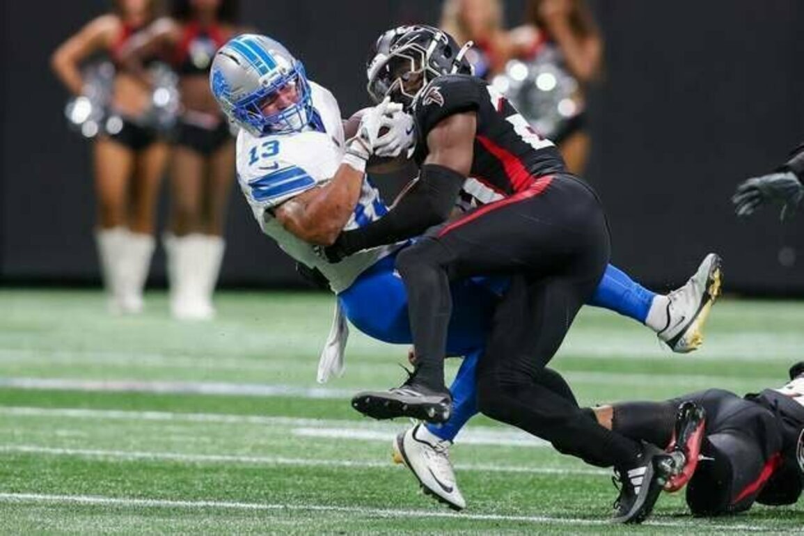 Falcons sign S Jordan Fuller, place LB Bralen Trice on IR