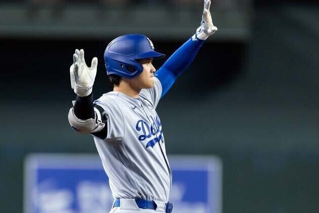 Diamondbacks try to slow Dodgers' 2-way star Shohei Ohtani