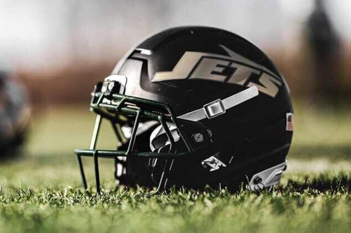 Jets Sign QB Brady Cook and DB Jordan Clark to Active Roster