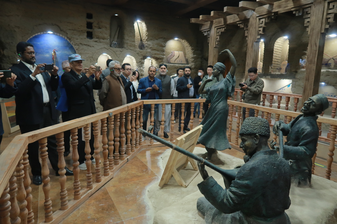 CHINA-XINJIANG-AKSU-MUSICAL INSTRUMENTS-MAKING-ECONOMIC GROWTH-CULTURAL EXCHANGE (CN)
