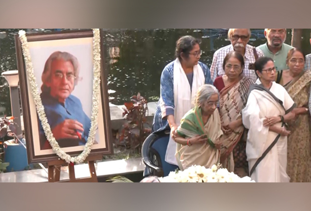 Mamata Banerjee pays tribute as veteran Bengali singer Pratul Mukhopadhyay passes away at 82