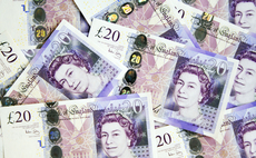 Mini Budget 22: Sterling slumps to record low versus the dollar