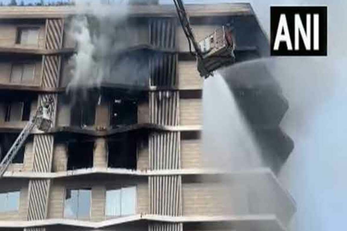 Gujarat: Fire breaks out in building in Surat