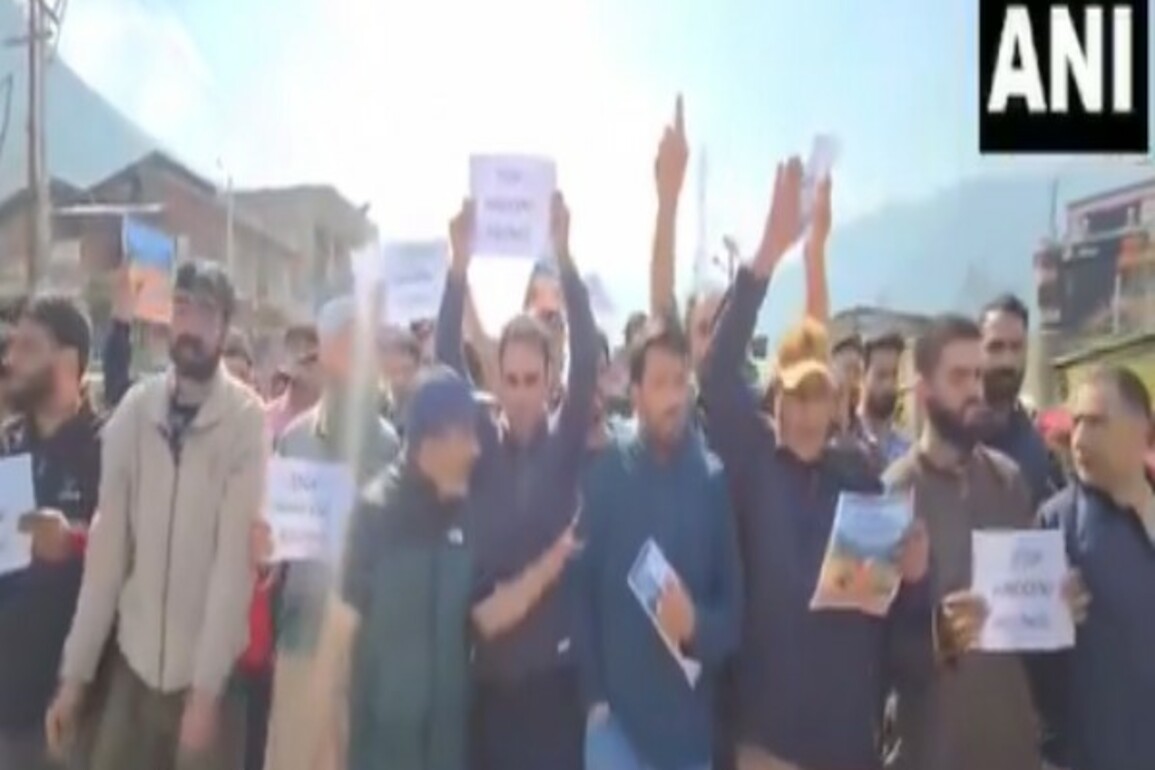 Protest in Ganderbal condemns Pahalgam terror attack