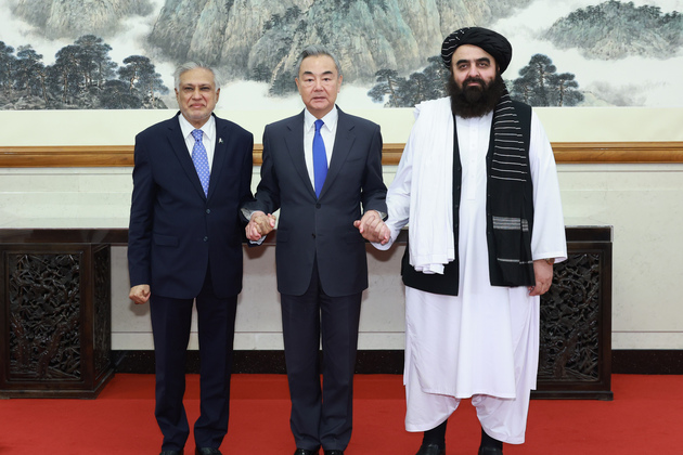CHINA-BEIJING-WANG YI-AFGHANISTAN-PAKISTAN-FMS-INFORMAL MEETING (CN)