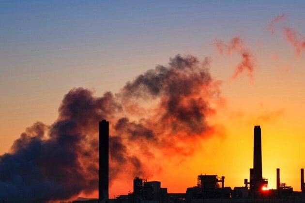 US Supreme Court Limits EPA in Curbing Power Plant Emissions