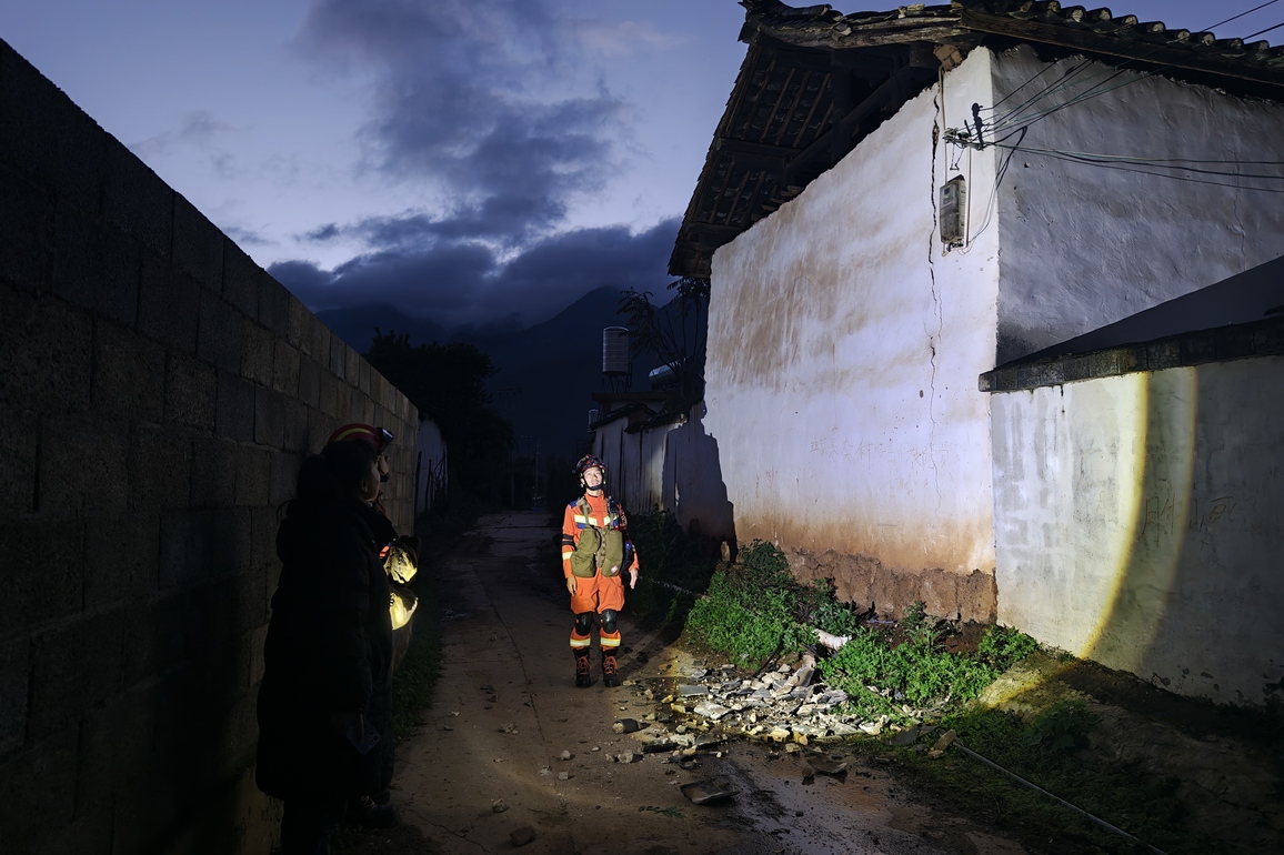 PhotoFlash | 5.0-magnitude quake strikes SW China's Yunnan: CENC