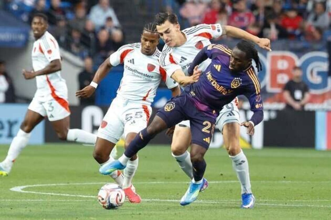 Galaxy rally from 2-0 deficit, earn draw with FC Dallas
