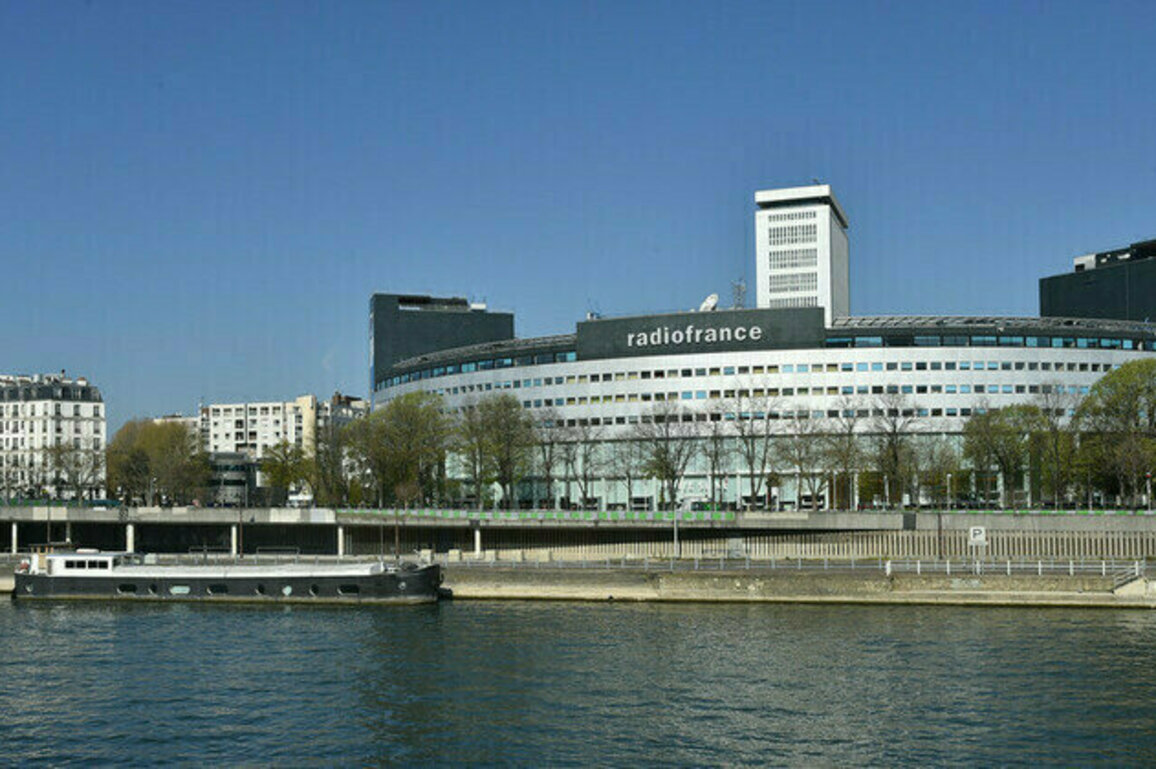 African country suspends two French news agencies
