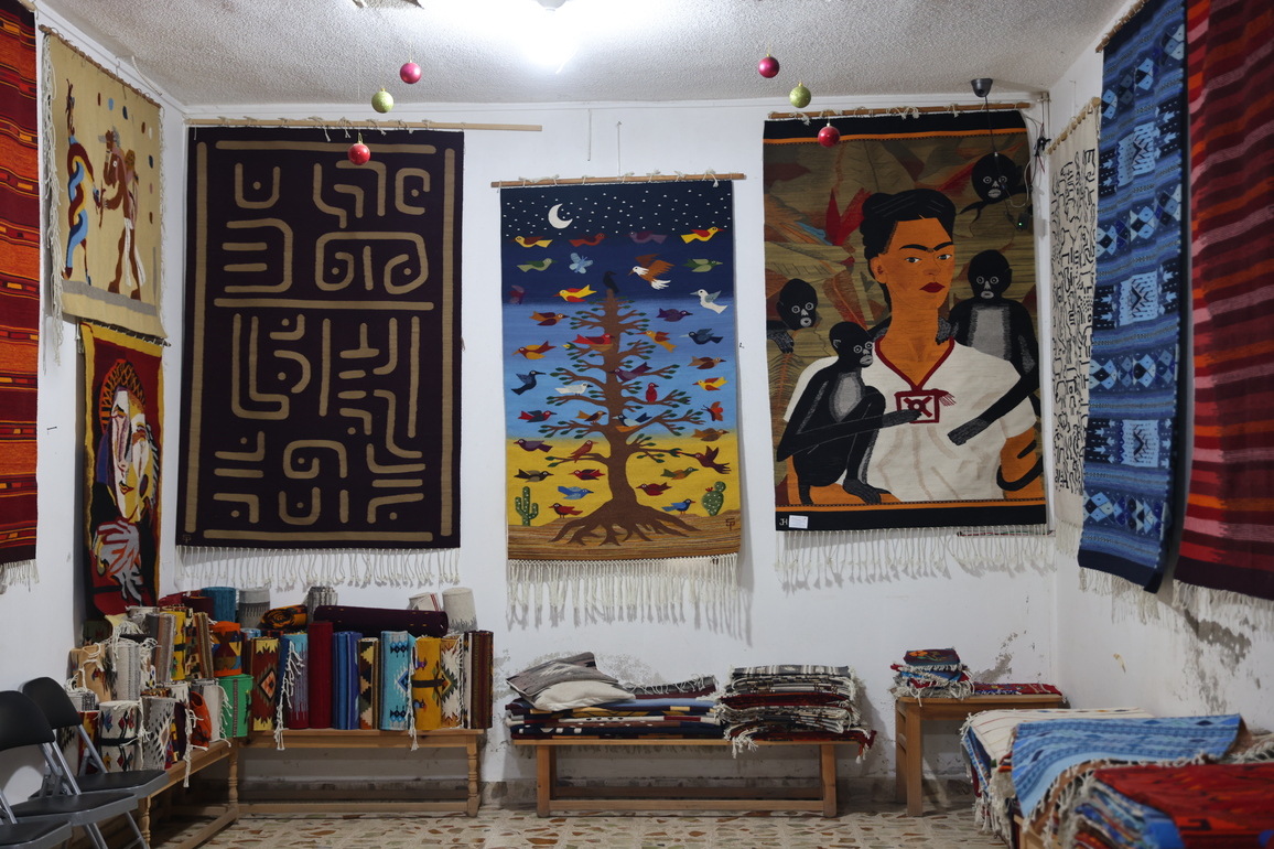 MEXICO-OAXACA-TEXTILE-WEAVING