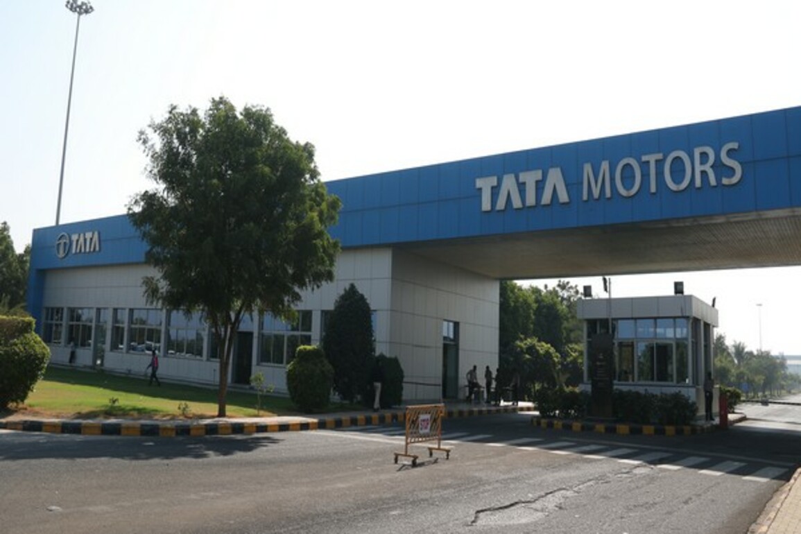 Tata Motors registered 7% yearly decline in domestic sales in April 2025
