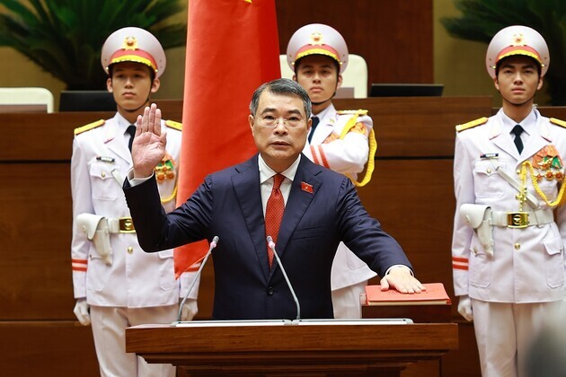 Photo Flash | Le Minh Hung elected Vietnam's new PM