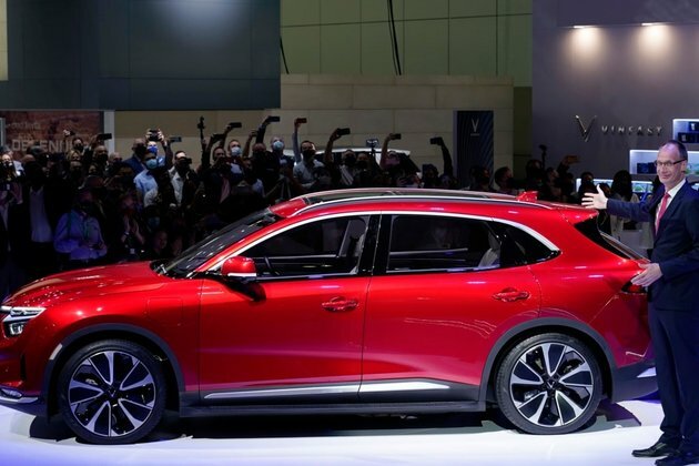 As Gas Prices Spike, Americans Give Electric Cars a Closer Look