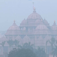 Delhi maintains AQI under "very poor" category