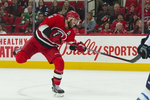Hurricanes hope to cure losing streak vs. flagging Canadiens