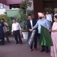 Delhi Chief Minister flags off Uber Share available from T3 of Delhi Airport
