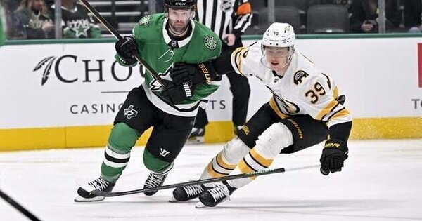 Bruins , Golden Knights refocus after end of streaks