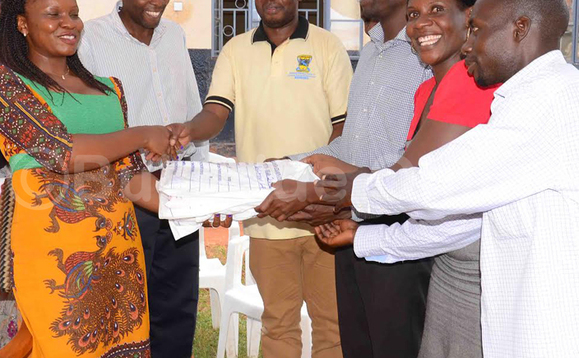 Minisita ng'akwasibwa ebigezo ebitegekebwa Buganda examination Council Minisita ng'akwasibwa ebigezo ebitegekebwa Buganda examination Council