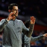 Xaivian Lee helps No. 18 Florida slide past George Washington