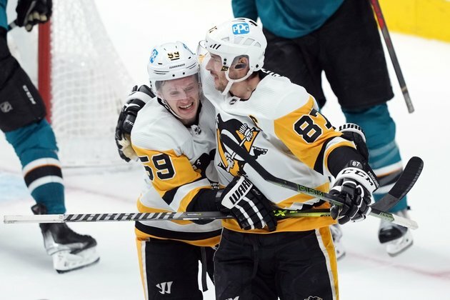 Uneven Penguins wrap up long trip at Golden Knights