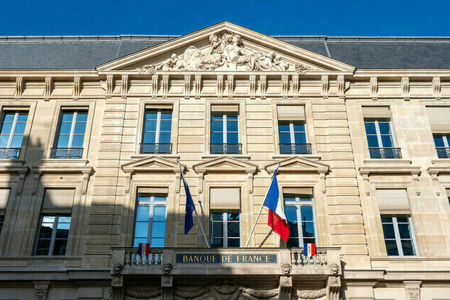 France headed for black hole  financial expert