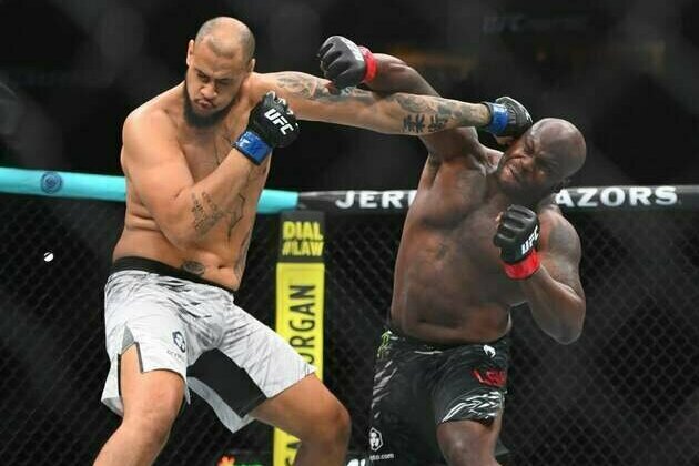 Derrick Lewis scores quick TKO of Tallison Teixeira in Nashville