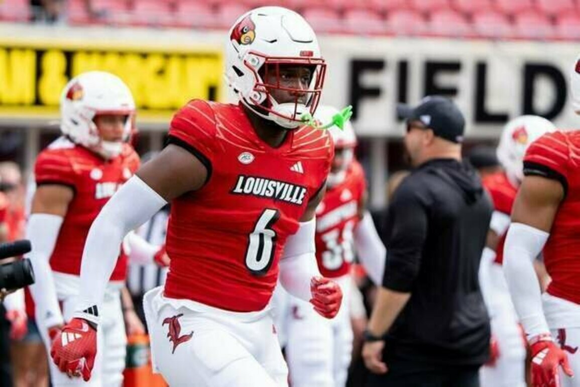 Louisville LB Stanquan Clark has leg surgery, likely done for year