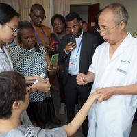 CHINA-SHANXI-BURKINABE ACUPUNCTURIST (CN)