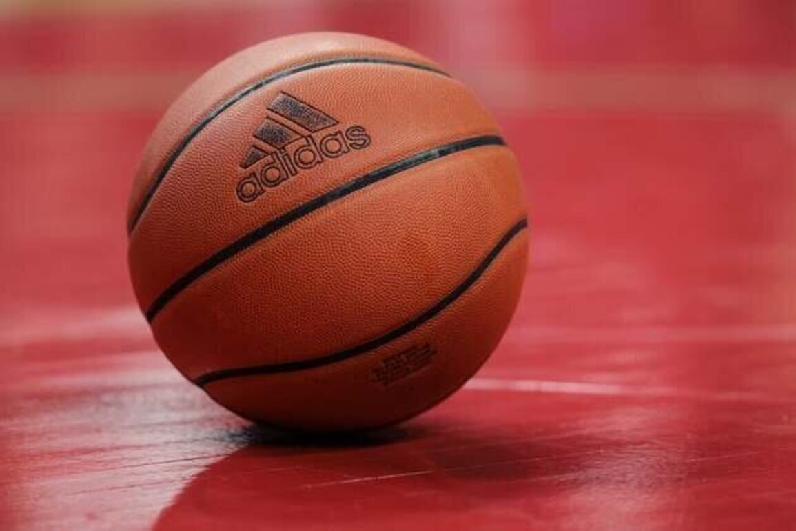 Fixer pleads guilty in NCAA basketball point-shaving scheme