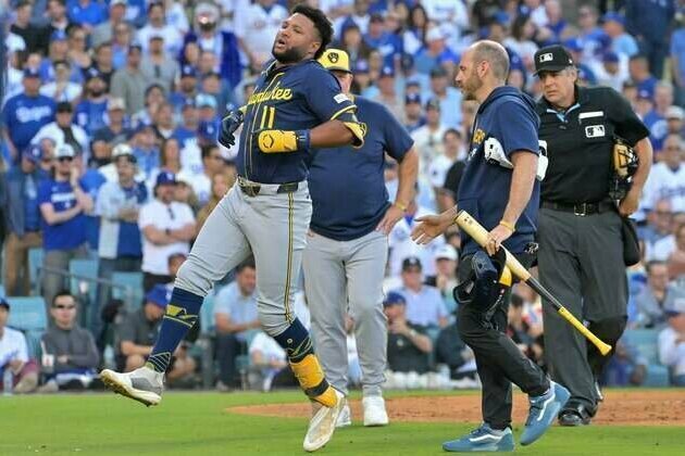 Brewers' Jackson Chourio downplays leg cramp