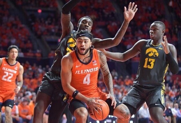 Illinois pulls away for 20-point win over Iowa