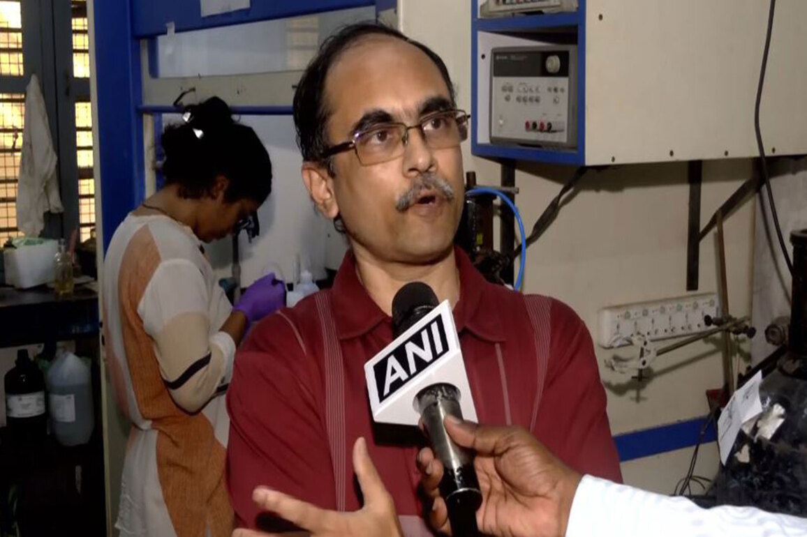 Delhi Govt ties up with IIT Madras to study "smog-eating" coatings on road to tackle air pollution