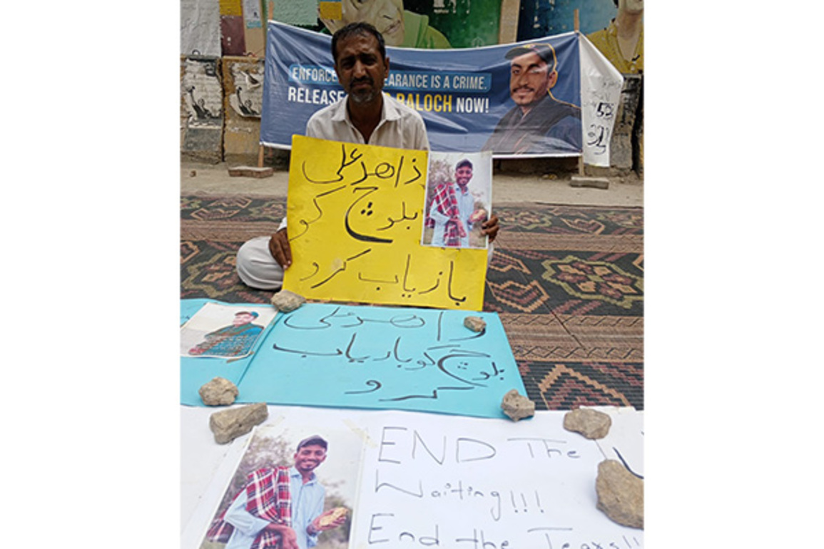 Protest outside Karachi Press Club enters 34th day over enforced disappearance