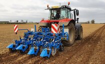 Going minimal with maize – the Carre Inro strip till cultivator