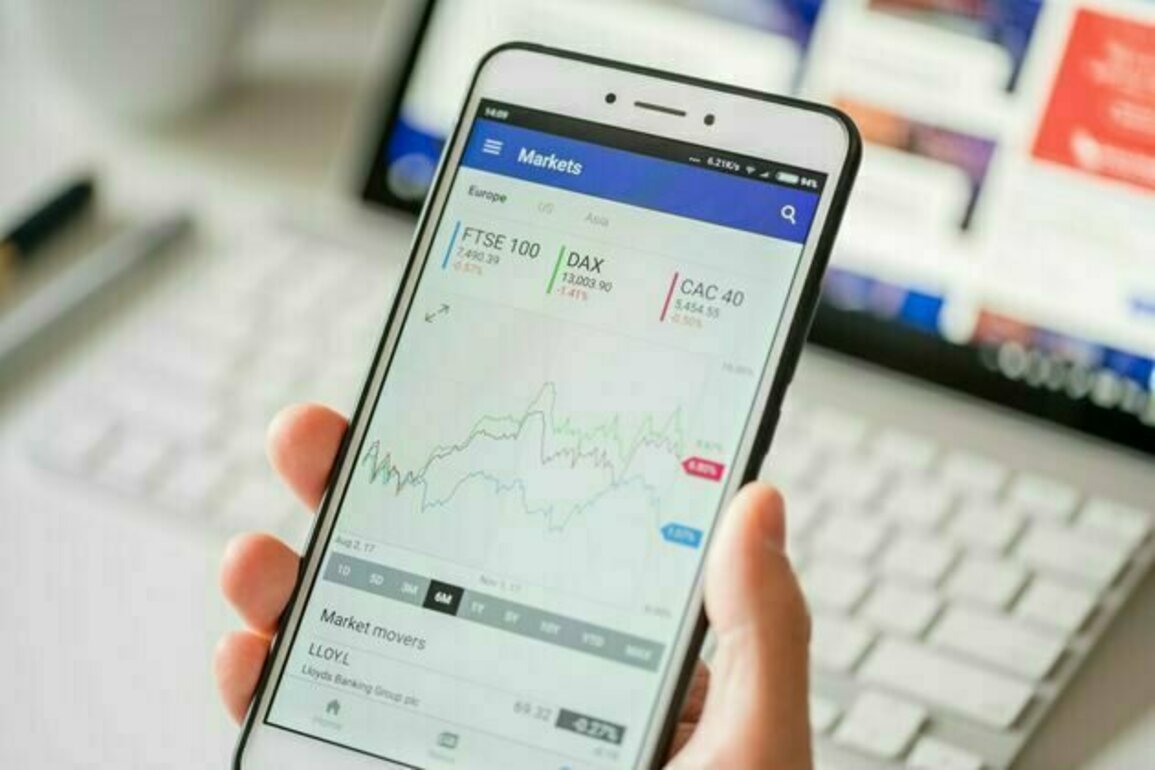 Britons are less likely than Americans to invest in stocks - but they may not have the full picture