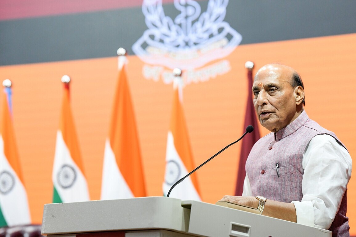 If Pakistan tries to cast eye on Bengal, God knows how many parts it will be divided into: Rajnath Singh hits back at Khawaja Asif